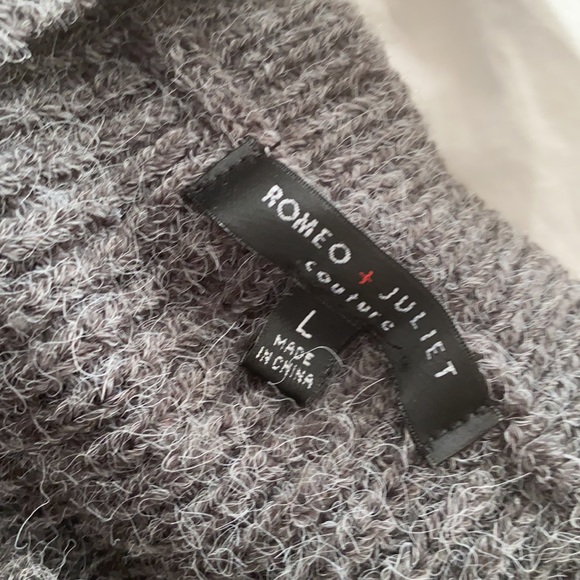 ROMEO AND JULIET COUTURE gray sweater - Picture 2 of 4
